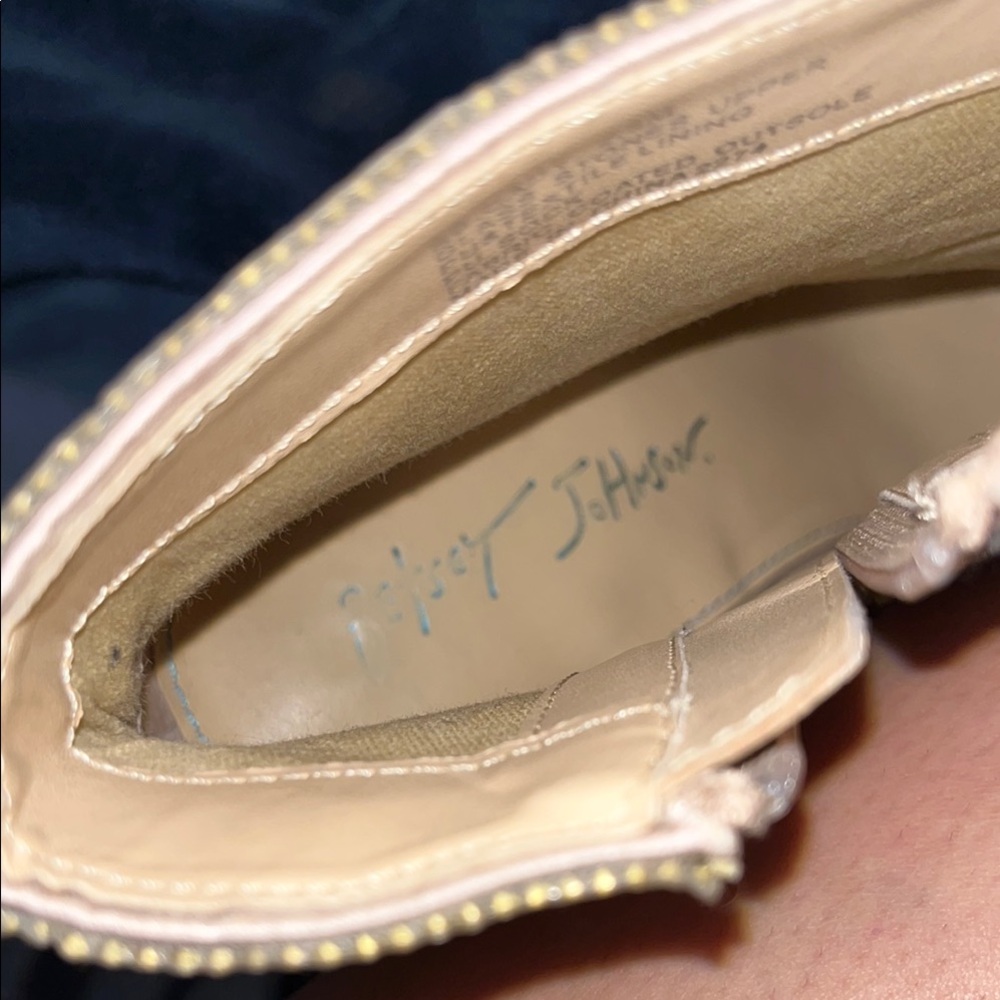 Elegant Silver booties Betsy Johnson - Picture 5 of 6
